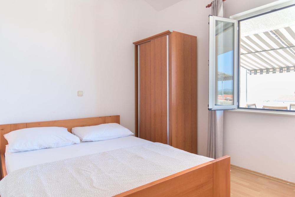 Rasin Apartments